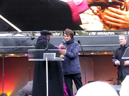 Very Rev John Sentamu presenting Richard Wilberforce with wedgewood urn